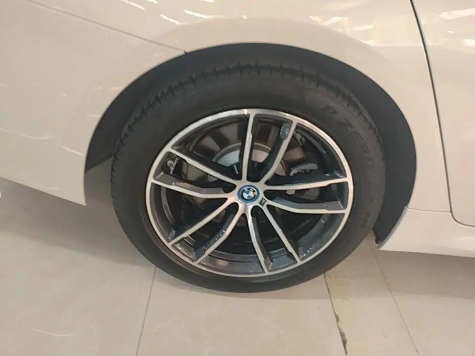 BMW 5 Series New Energy 2022 Second Facelift 535Le Pioneer Edition M Sport Package — миниатюра 11