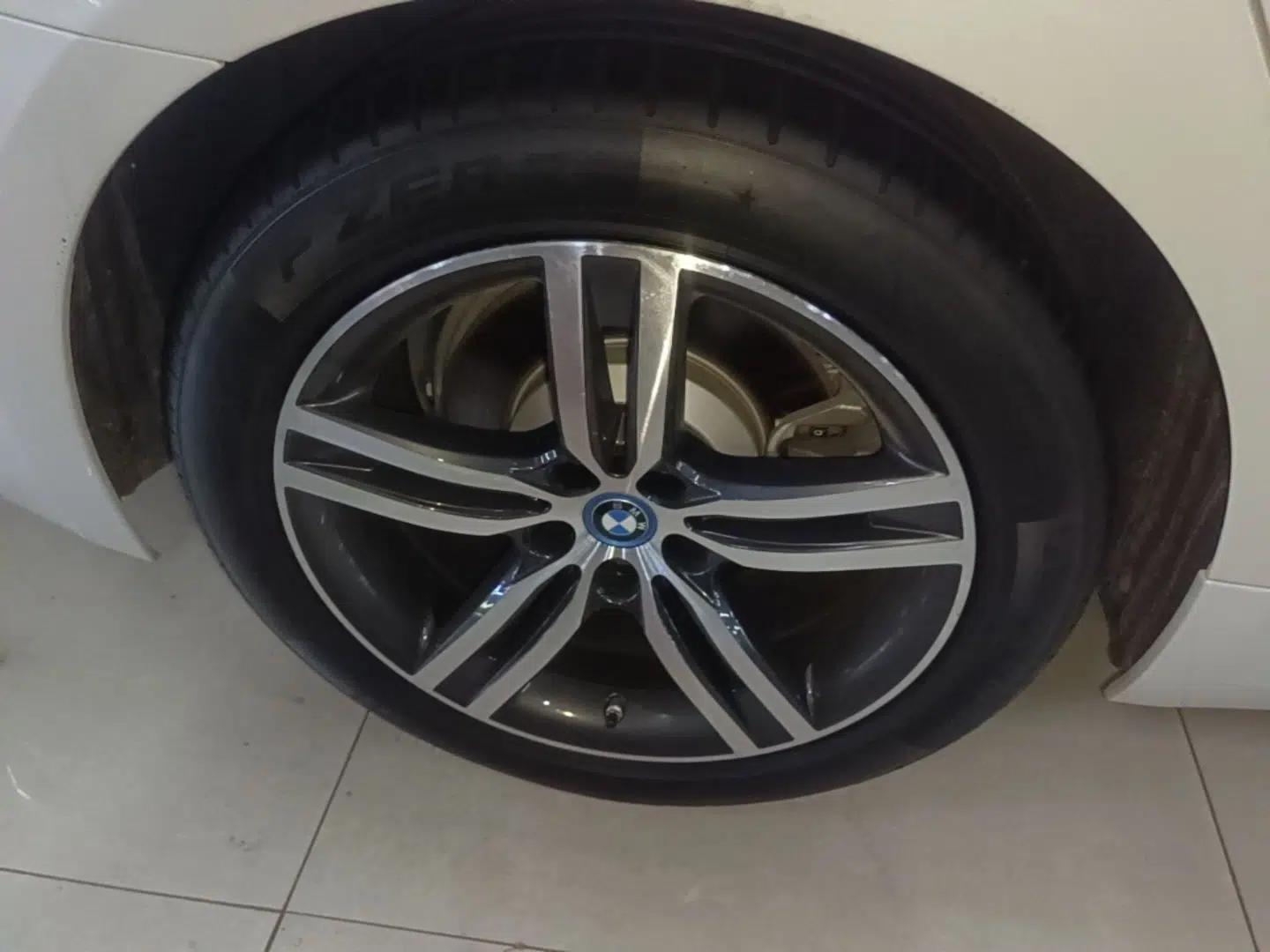 BMW 5 Series New Energy 2022 Restyled 535Le M Sport Package — миниатюра 11
