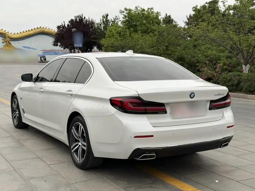 BMW 5 Series New Energy 2022 Restyled 535Le M Sport Package — миниатюра 14