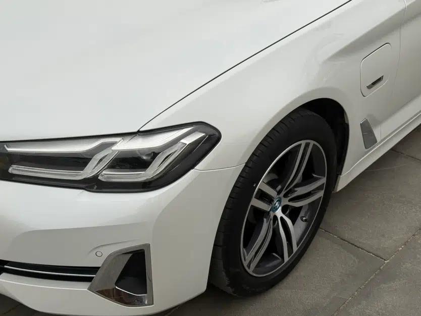 BMW 5 Series New Energy 2022 Restyled 535Le M Sport Package — миниатюра 17