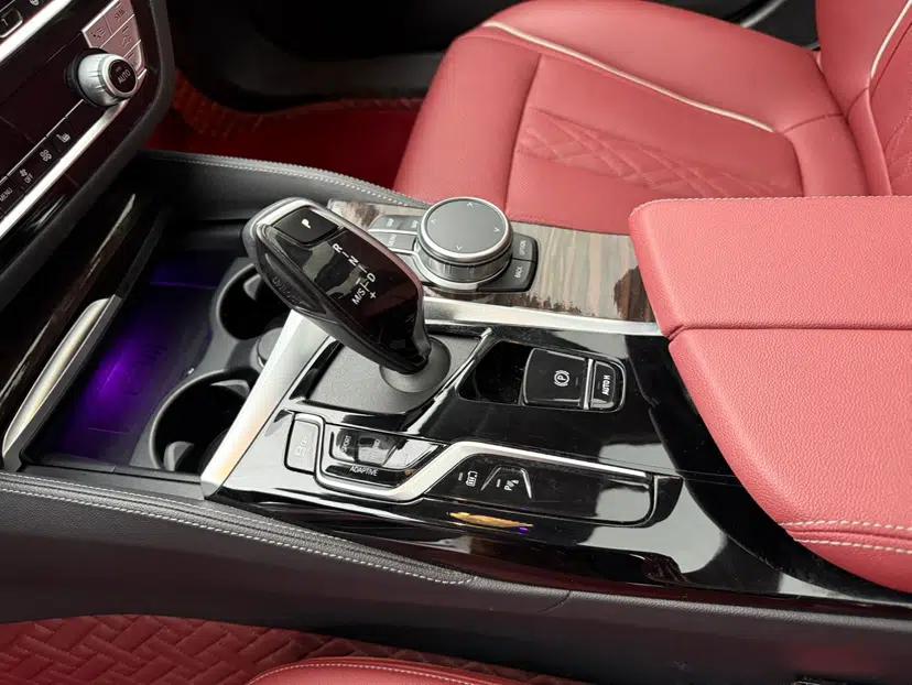 BMW 5 Series New Energy 2022 Restyled 535Le M Sport Package — миниатюра 31