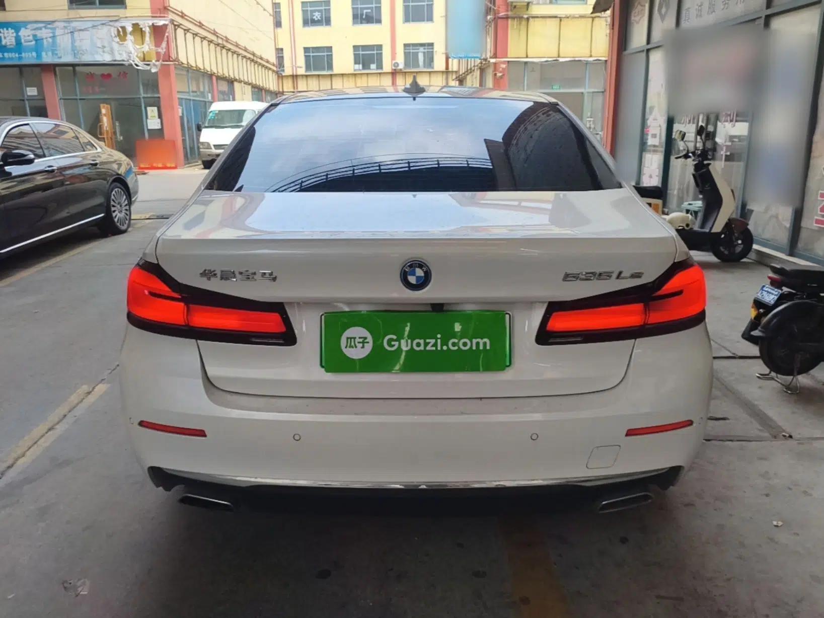 BMW 5 Series New Energy 2022 Second Facelift 535Le Luxury Package — миниатюра 5
