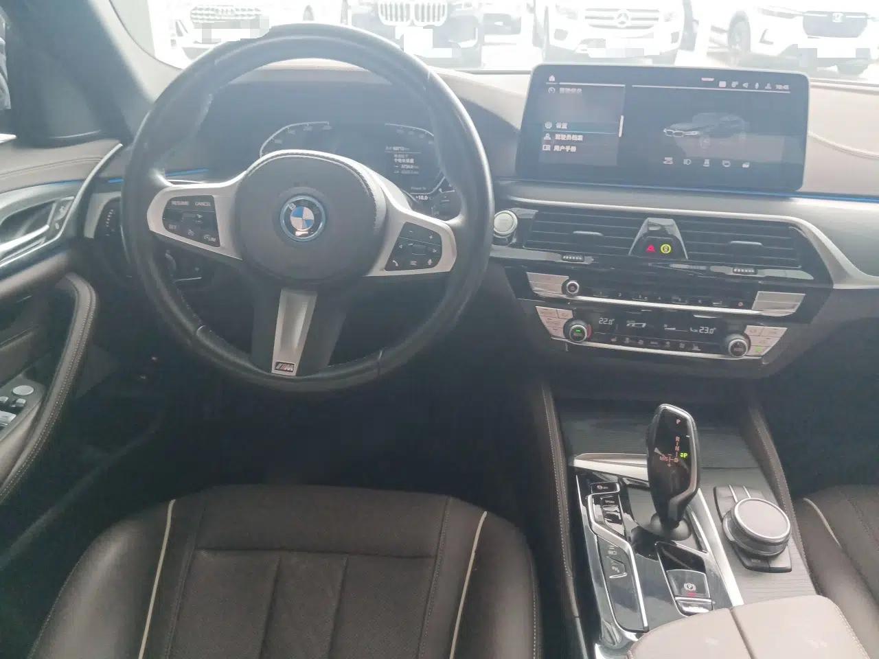 BMW 5 Series New Energy 2022 535Le M Sport Package — миниатюра 13