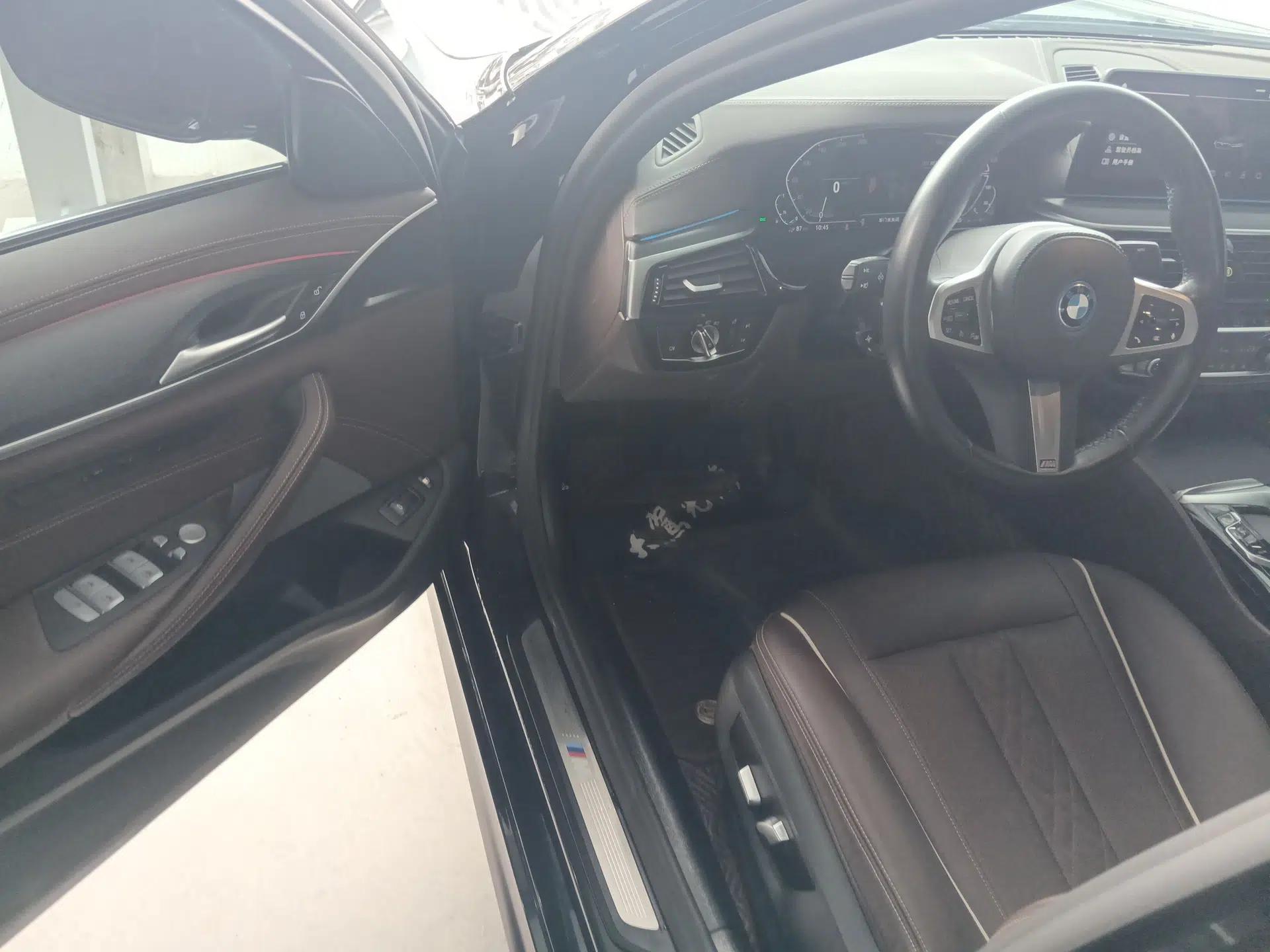 BMW 5 Series New Energy 2022 535Le M Sport Package — миниатюра 18