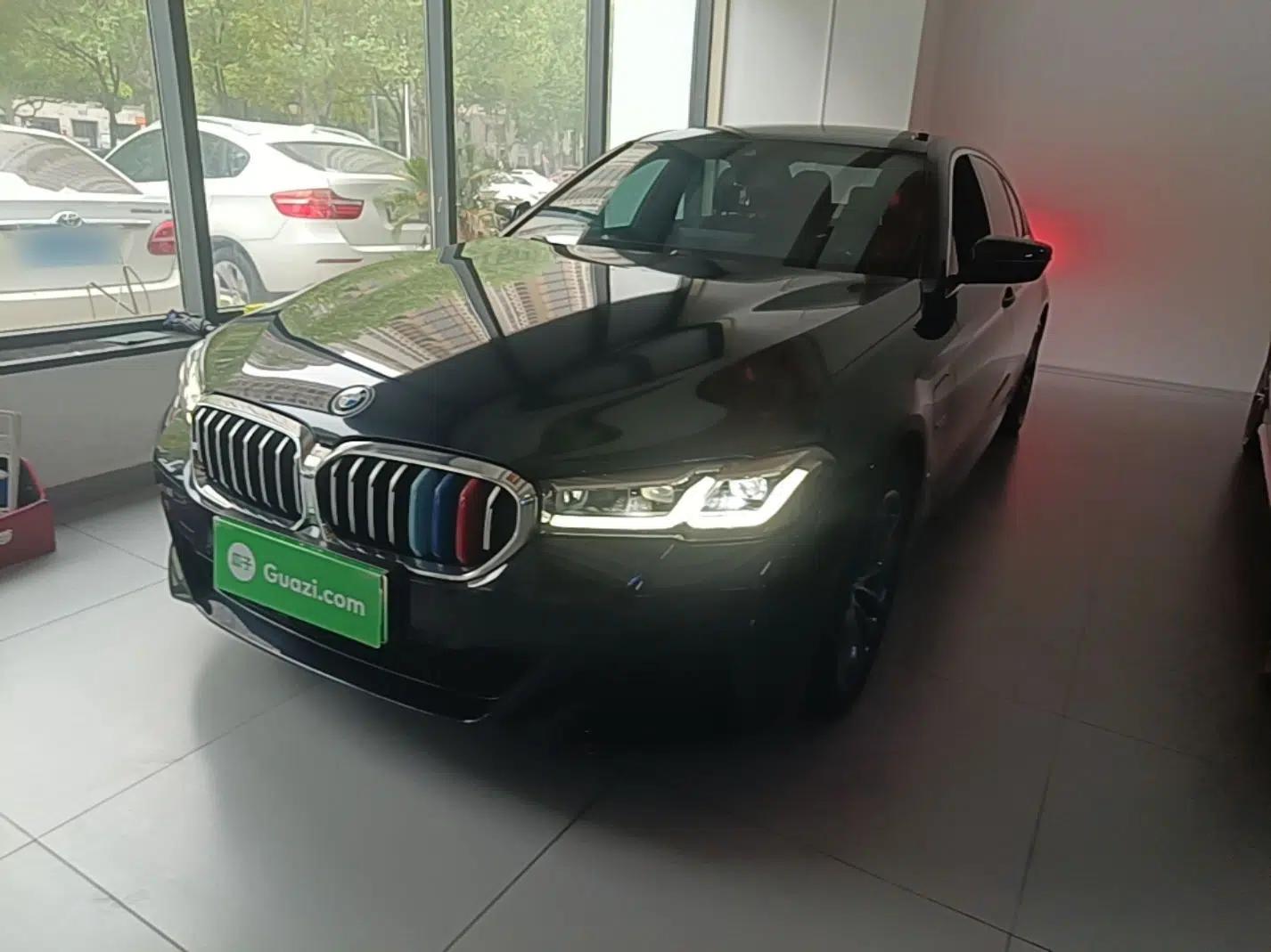 BMW 5 Series New Energy 2022 Second Facelift 535Le M Sport Package — миниатюра 1