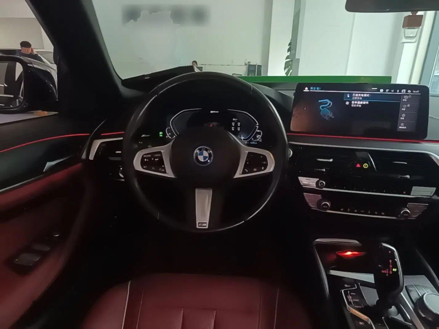 BMW 5 Series New Energy 2022 Second Facelift 535Le M Sport Package — миниатюра 13