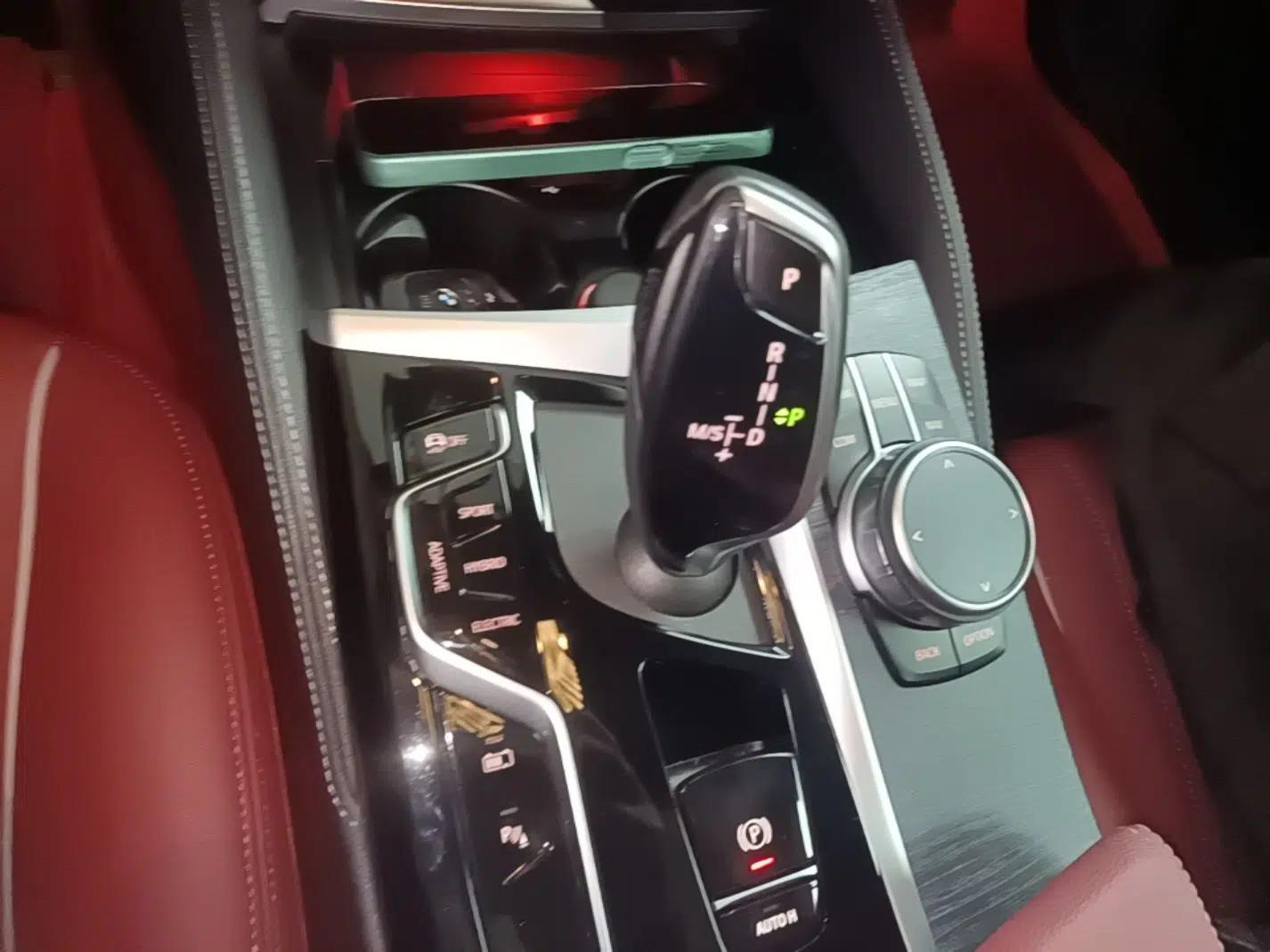 BMW 5 Series New Energy 2022 Second Facelift 535Le M Sport Package — миниатюра 16