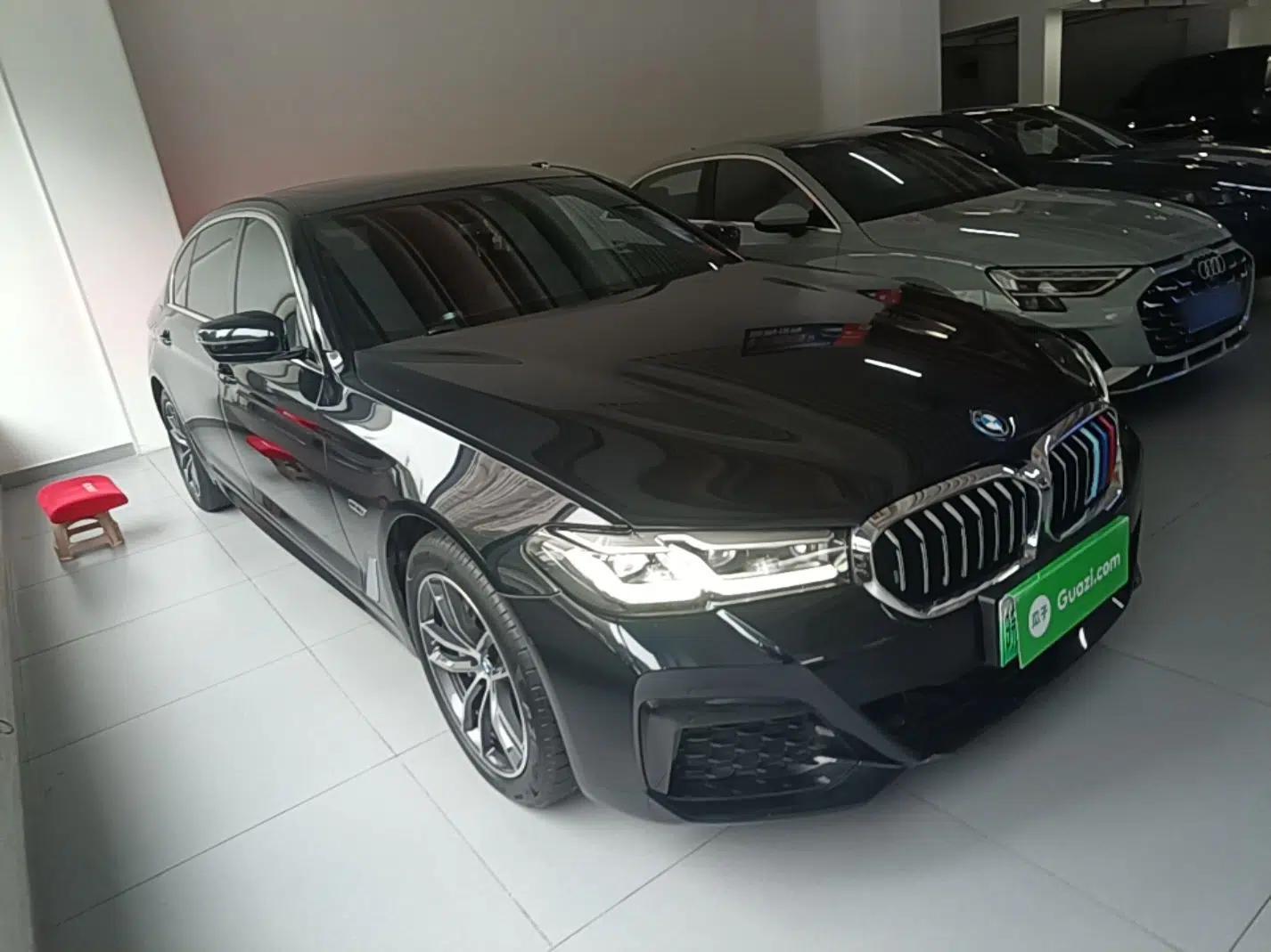 BMW 5 Series New Energy 2022 Second Facelift 535Le M Sport Package — миниатюра 3