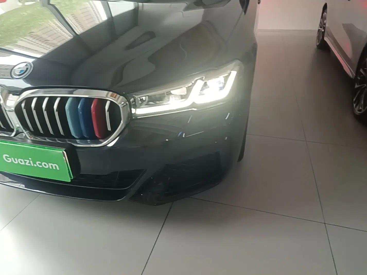 BMW 5 Series New Energy 2022 Second Facelift 535Le M Sport Package — миниатюра 8