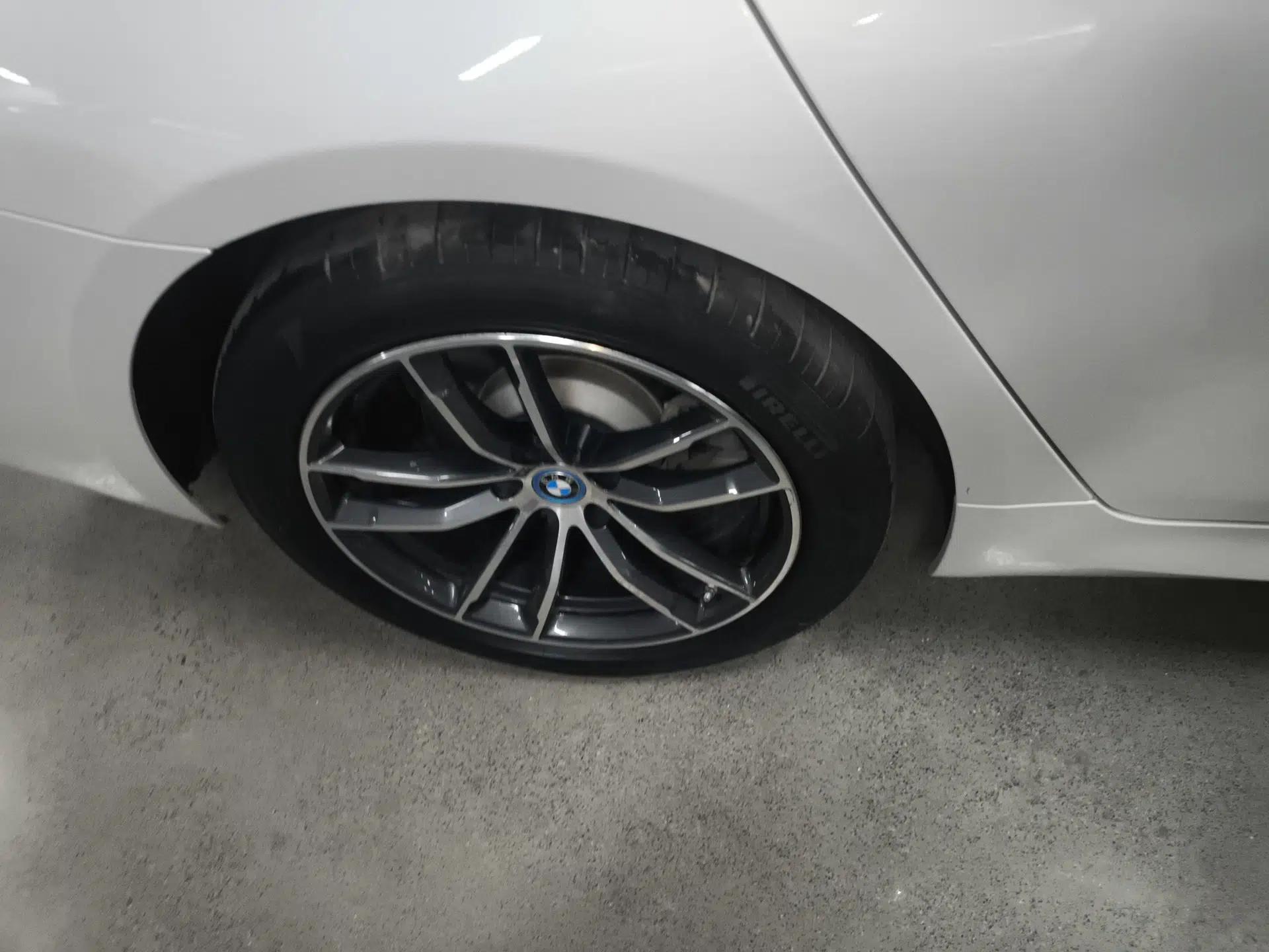 BMW 5 Series New Energy 2022 Restyled 535Le M Sport Package — миниатюра 16