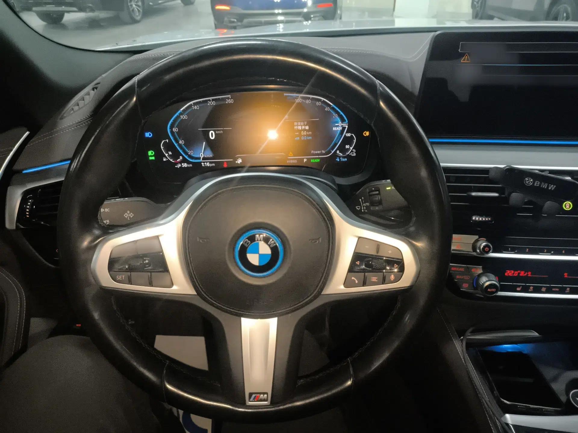 BMW 5 Series New Energy 2022 Restyled 535Le M Sport Package — миниатюра 17