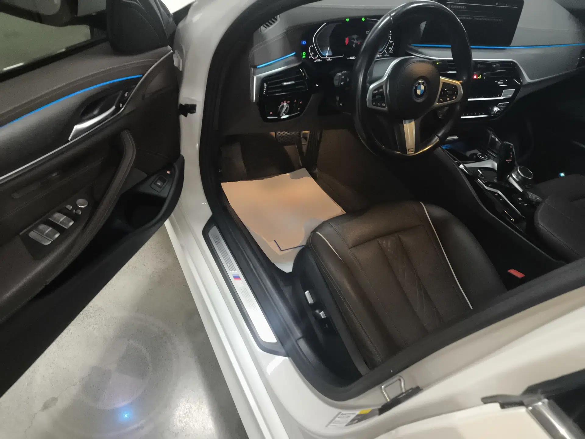 BMW 5 Series New Energy 2022 Restyled 535Le M Sport Package — миниатюра 23