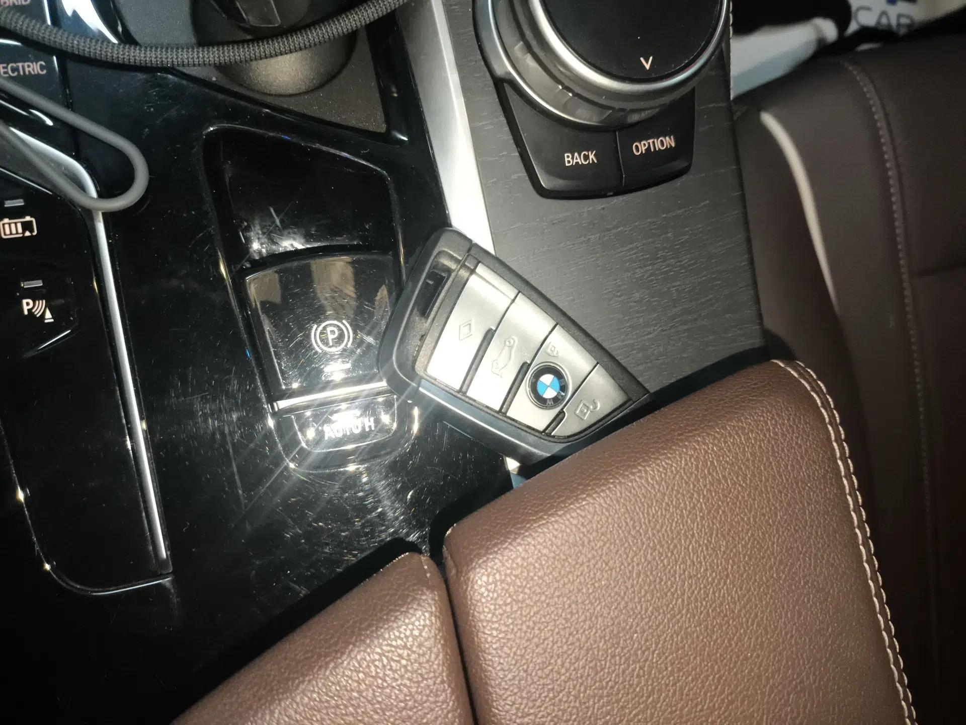 BMW 5 Series New Energy 2022 Restyled 535Le M Sport Package — миниатюра 28
