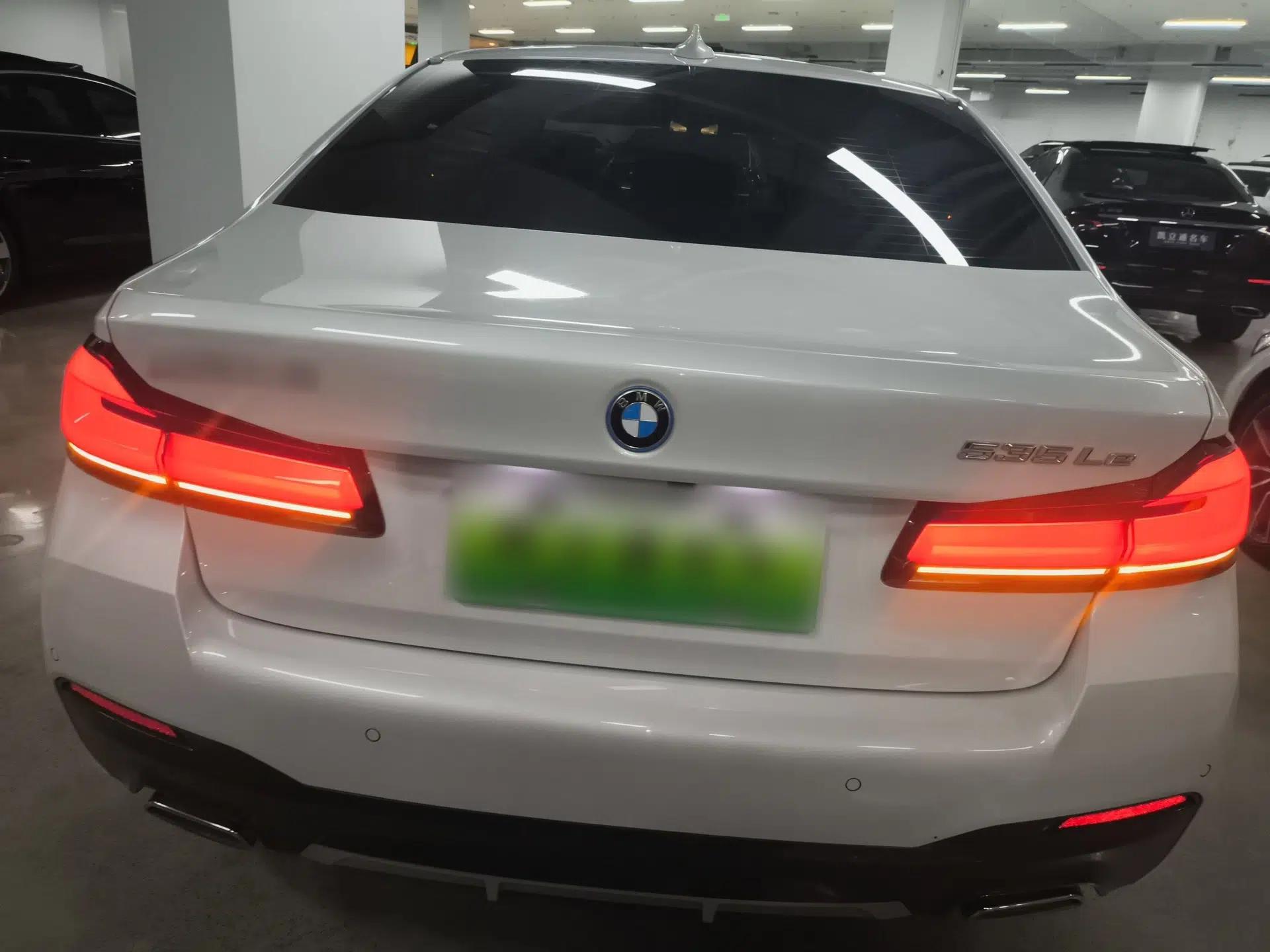 BMW 5 Series New Energy 2022 Restyled 535Le M Sport Package — миниатюра 5