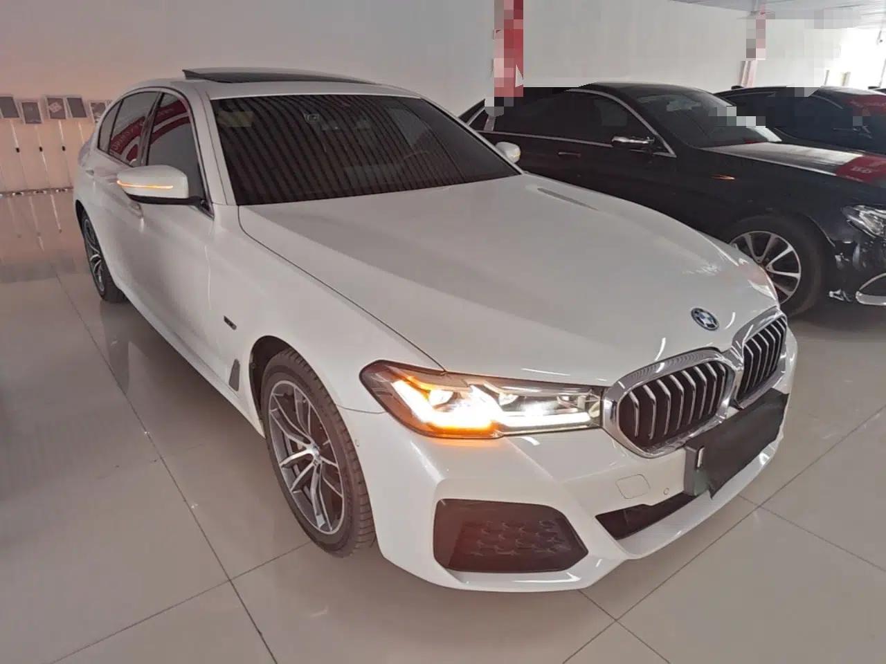 BMW 5 Series New Energy 2022 Second Facelift 535Le M Sport Package — миниатюра 12