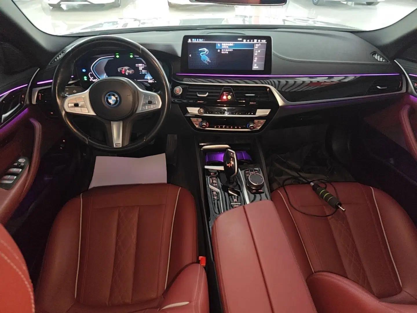 BMW 5 Series New Energy 2022 Second Facelift 535Le M Sport Package — миниатюра 17