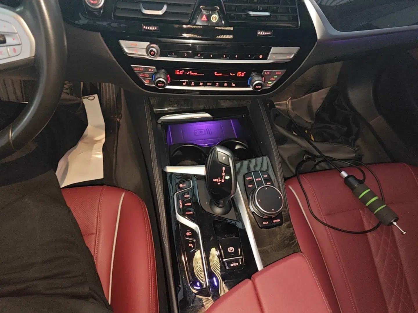 BMW 5 Series New Energy 2022 Second Facelift 535Le M Sport Package — миниатюра 21