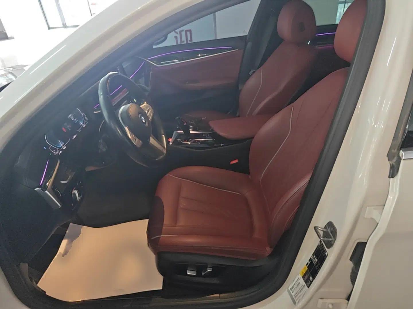 BMW 5 Series New Energy 2022 Second Facelift 535Le M Sport Package — миниатюра 22