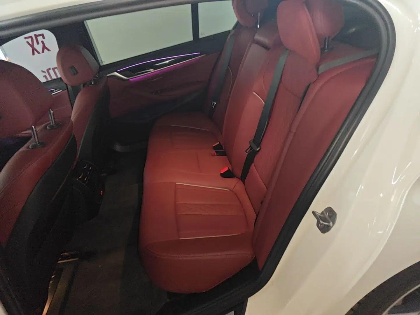 BMW 5 Series New Energy 2022 Second Facelift 535Le M Sport Package — миниатюра 25