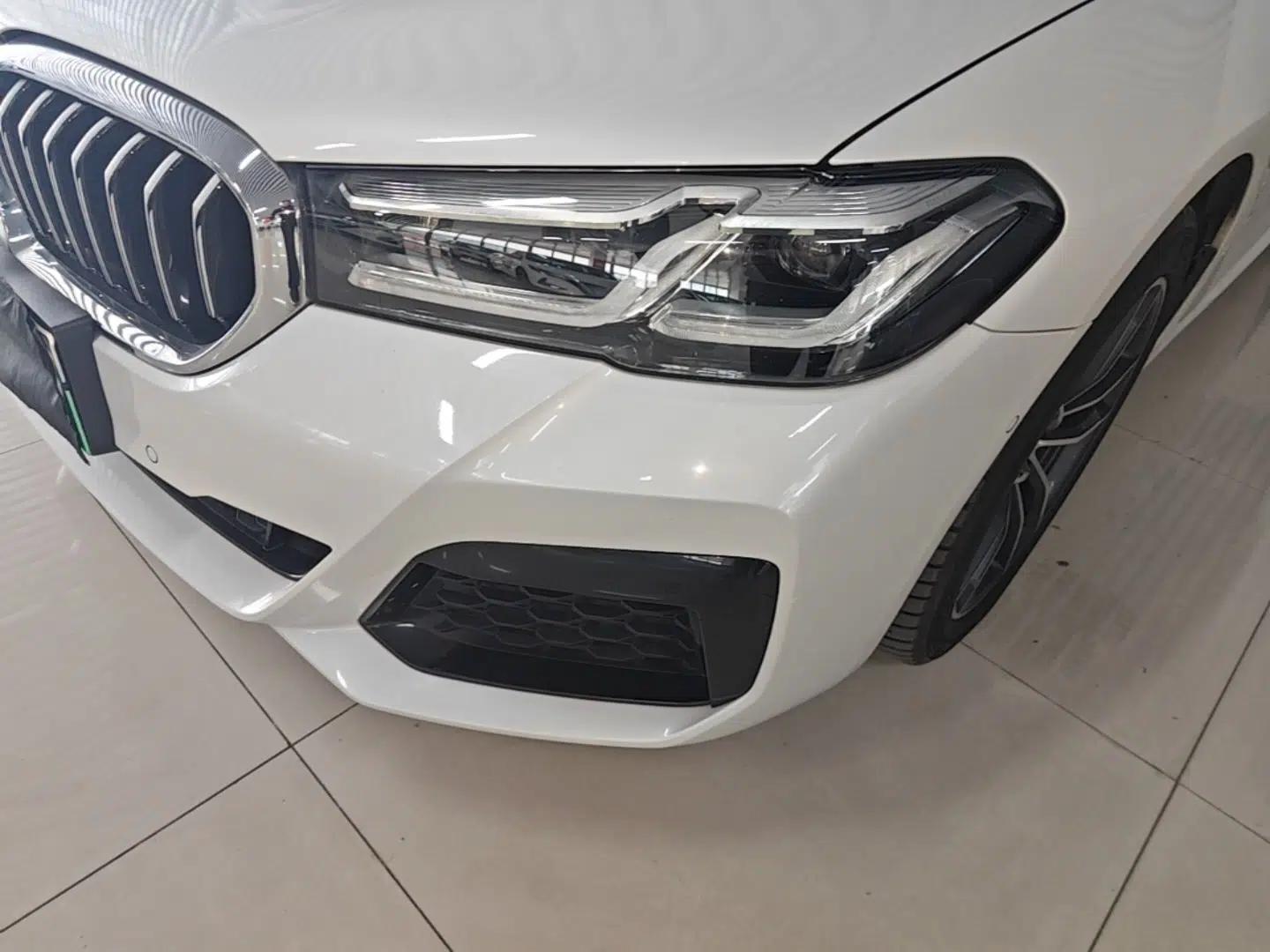 BMW 5 Series New Energy 2022 Second Facelift 535Le M Sport Package — миниатюра 8