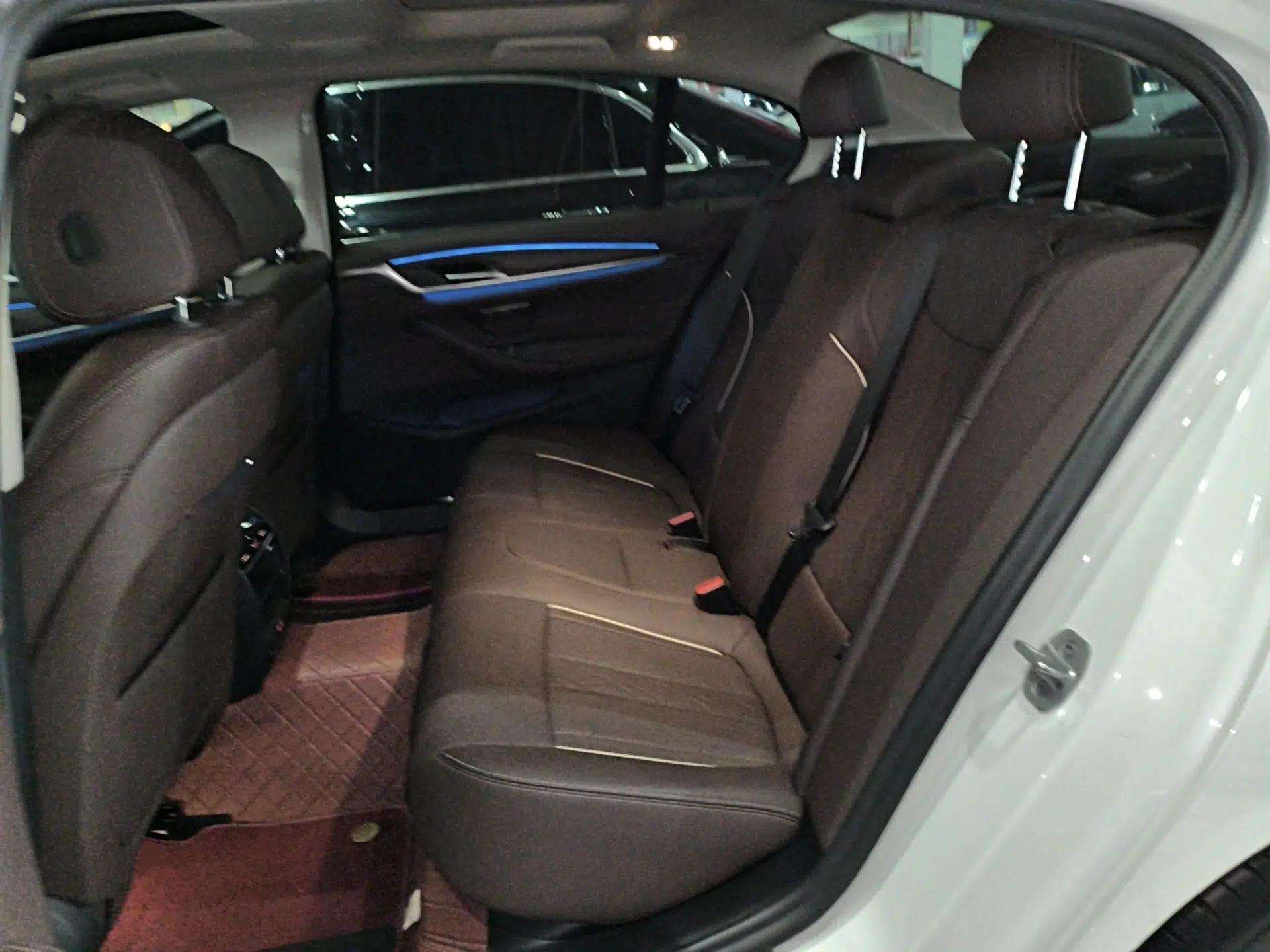 BMW 5 Series New Energy 2021 535Le Luxury Package — миниатюра 20