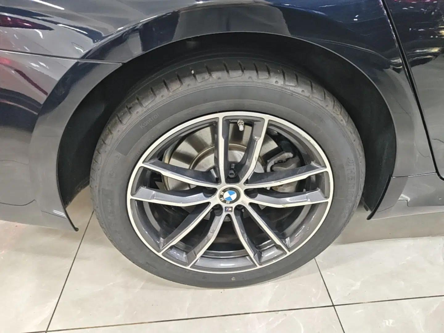 BMW 5 Series 2022 Second Facelift 525Li M Sport Package — миниатюра 11