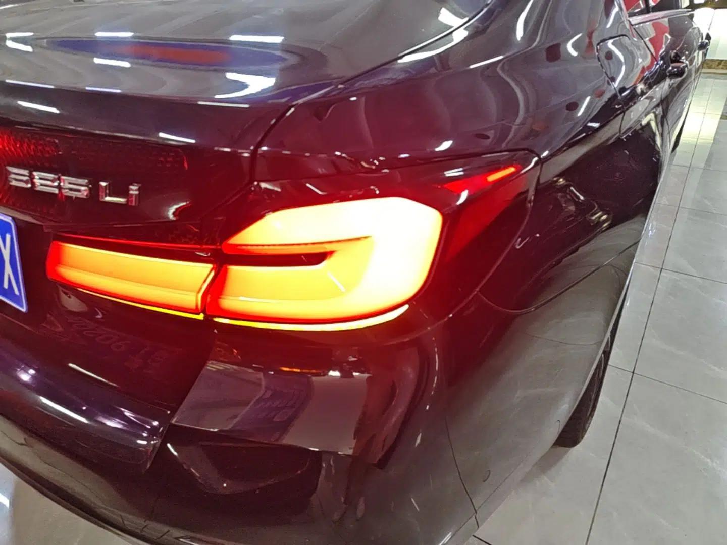 BMW 5 Series 2022 Second Facelift 525Li M Sport Package — миниатюра 9