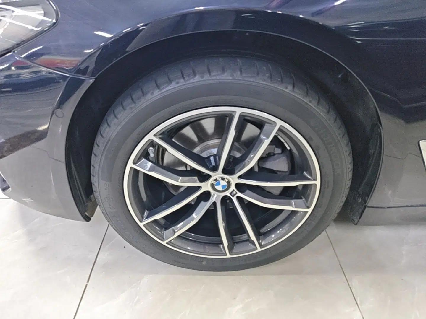 BMW 5 Series 2022 Second Facelift 525Li M Sport Package — миниатюра 10