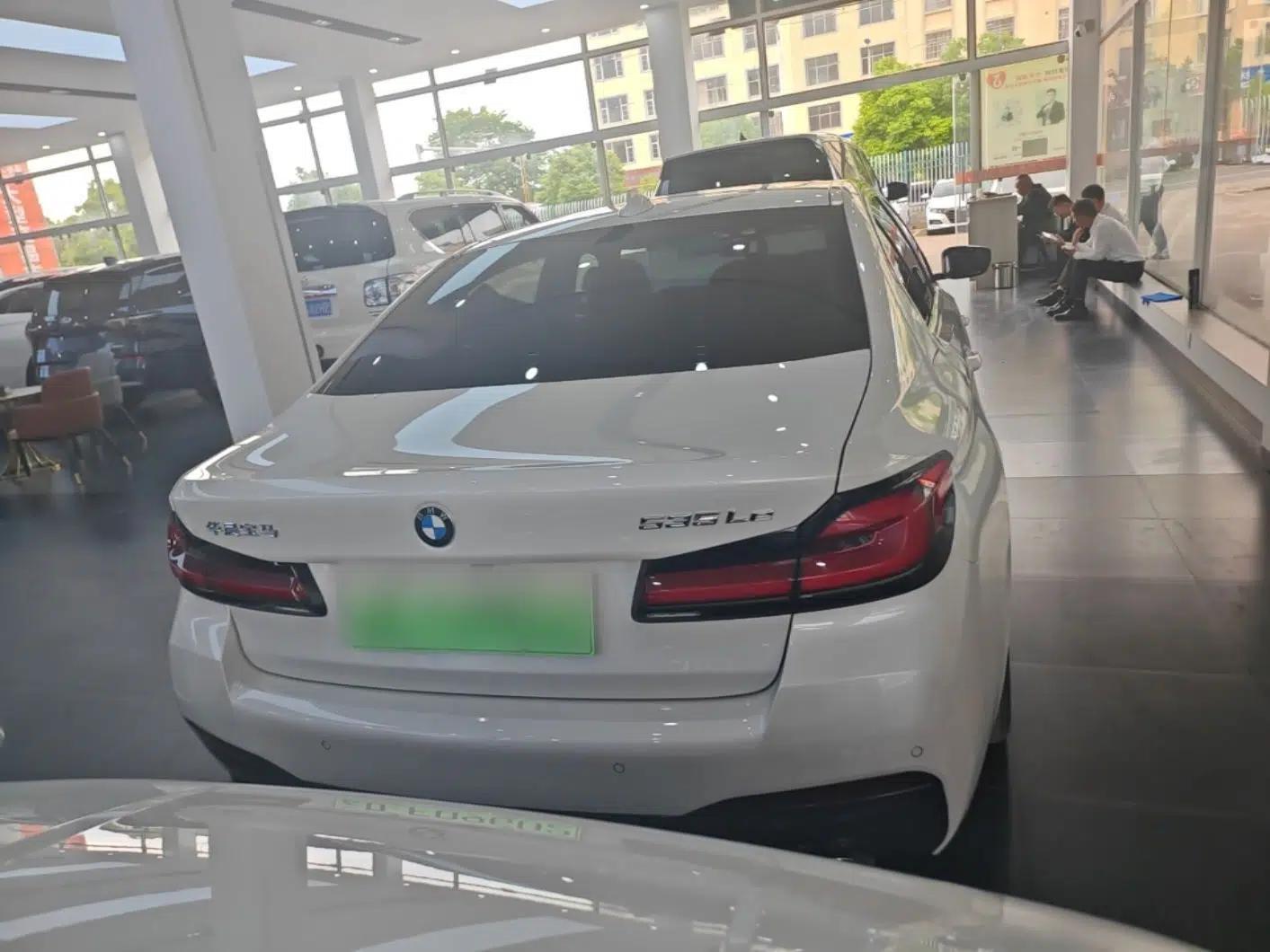 BMW 5 Series New Energy 2022 535Le Pioneer Edition M Sport Package — миниатюра 5