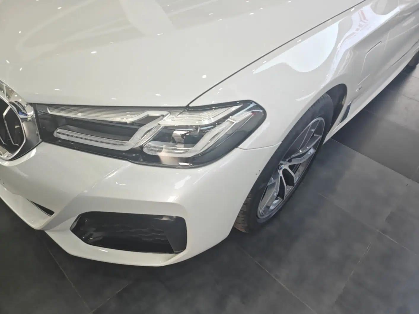 BMW 5 Series New Energy 2022 535Le Pioneer Edition M Sport Package — миниатюра 8