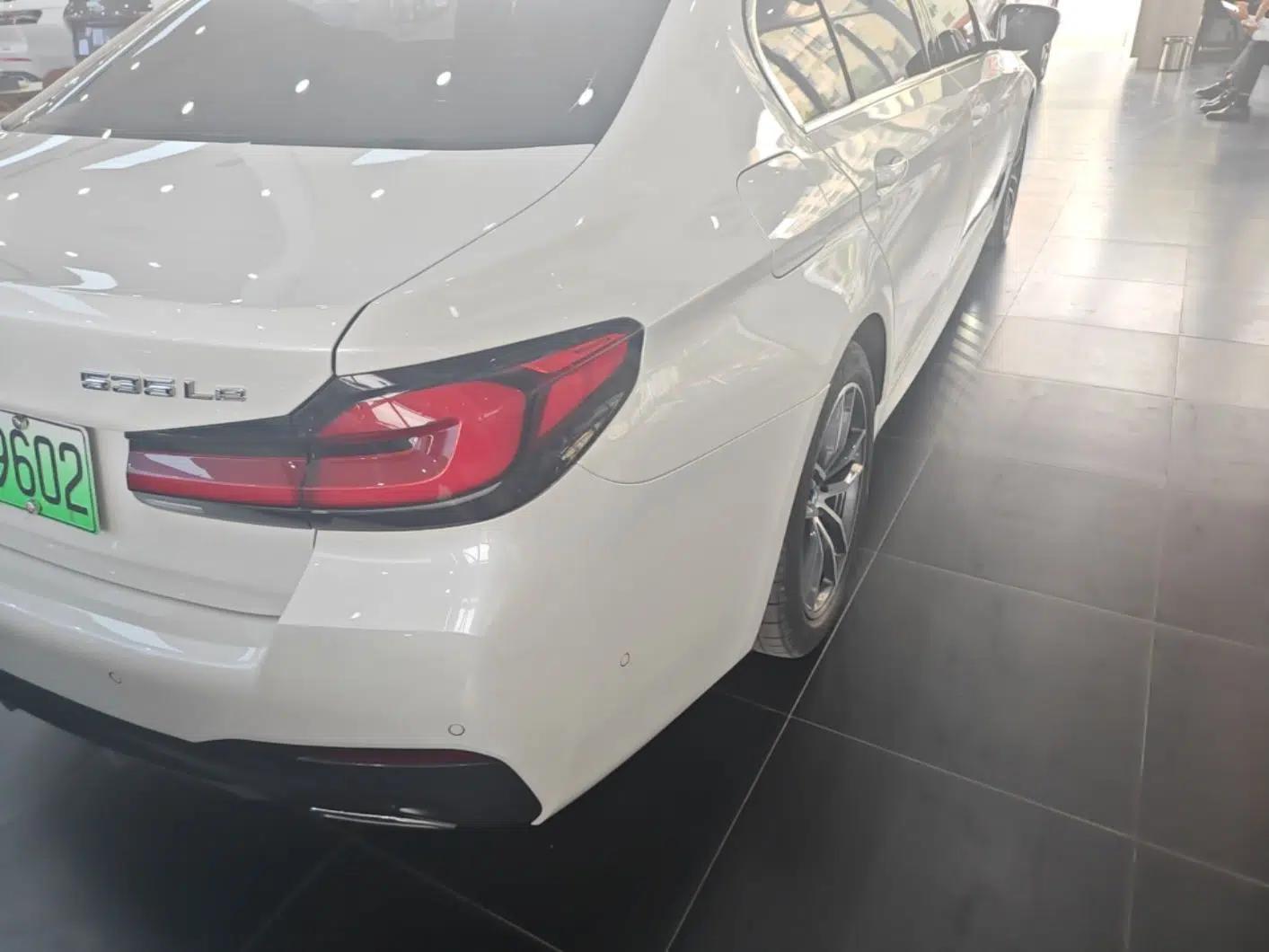 BMW 5 Series New Energy 2022 535Le Pioneer Edition M Sport Package — миниатюра 9