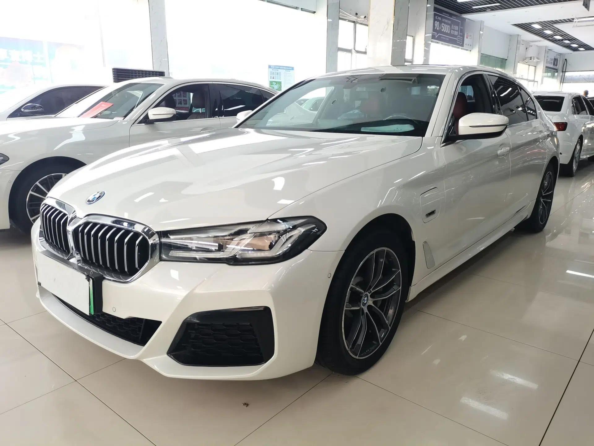 BMW 5 Series New Energy 2022 Second Facelift 535Le M Sport Package — миниатюра 1