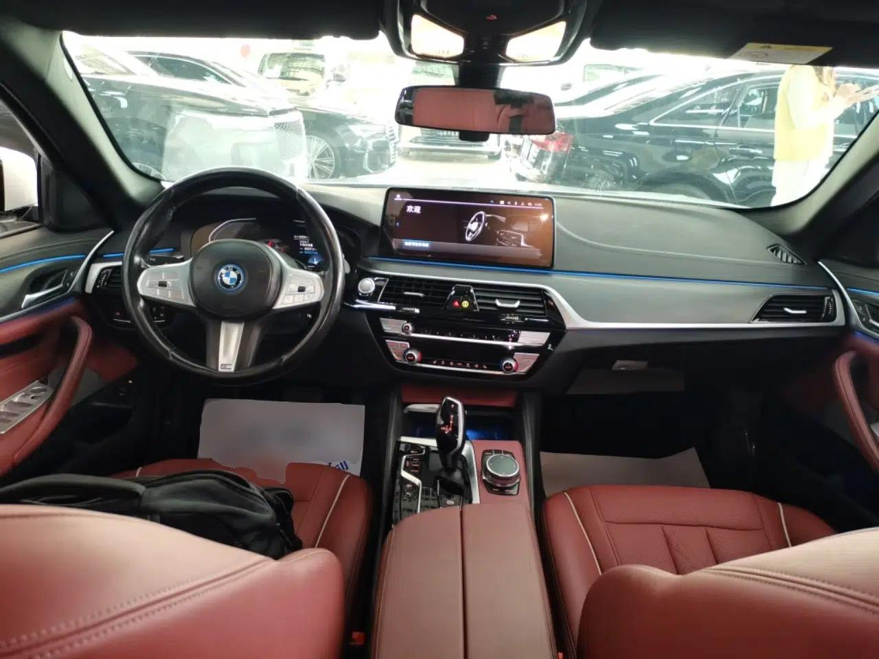 BMW 5 Series New Energy 2022 Second Facelift 535Le M Sport Package — миниатюра 12