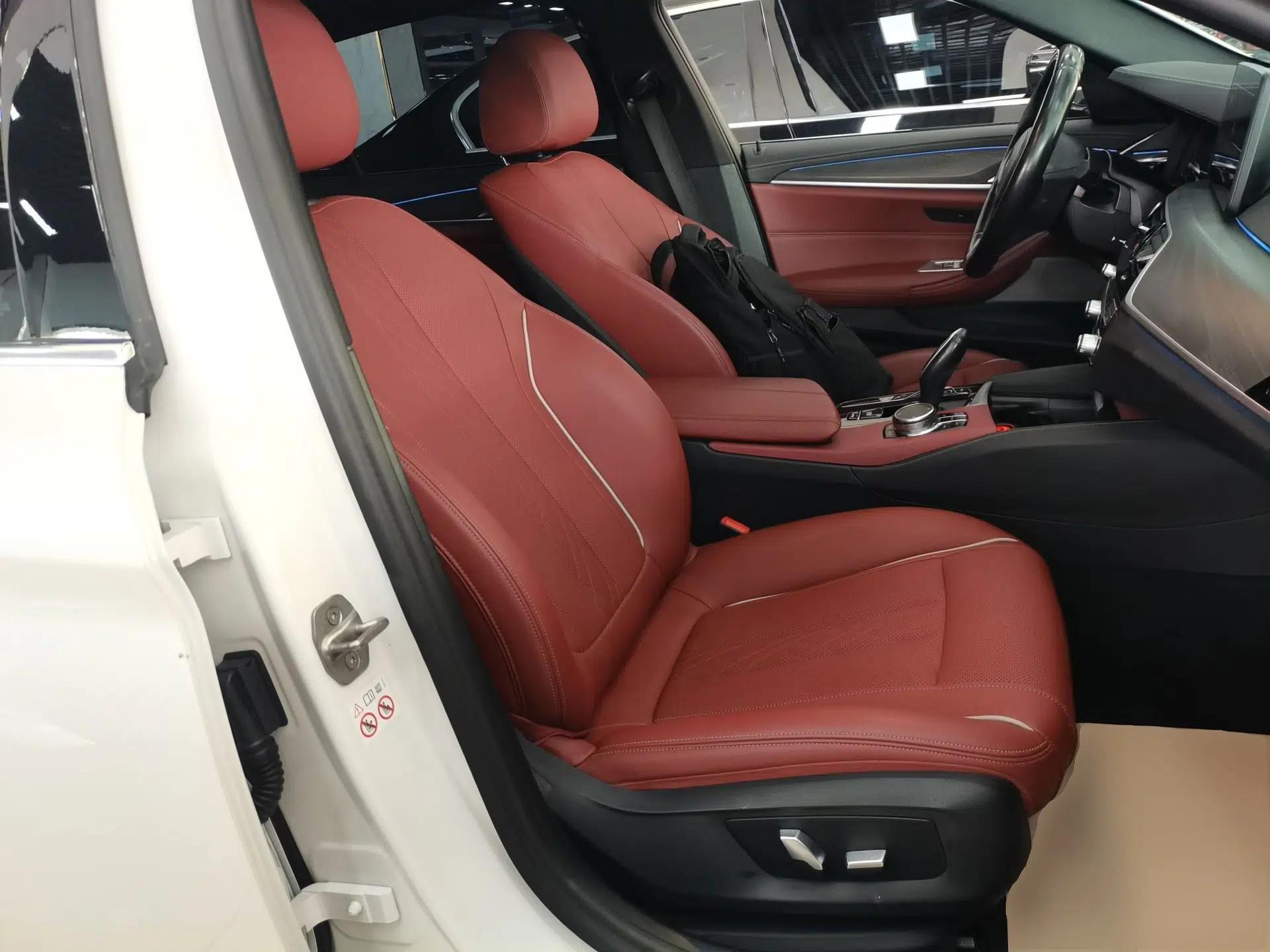 BMW 5 Series New Energy 2022 Second Facelift 535Le M Sport Package — миниатюра 19