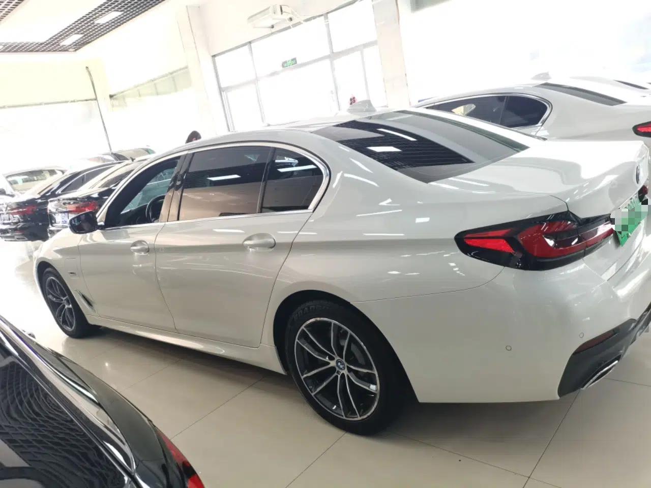 BMW 5 Series New Energy 2022 Second Facelift 535Le M Sport Package — миниатюра 5