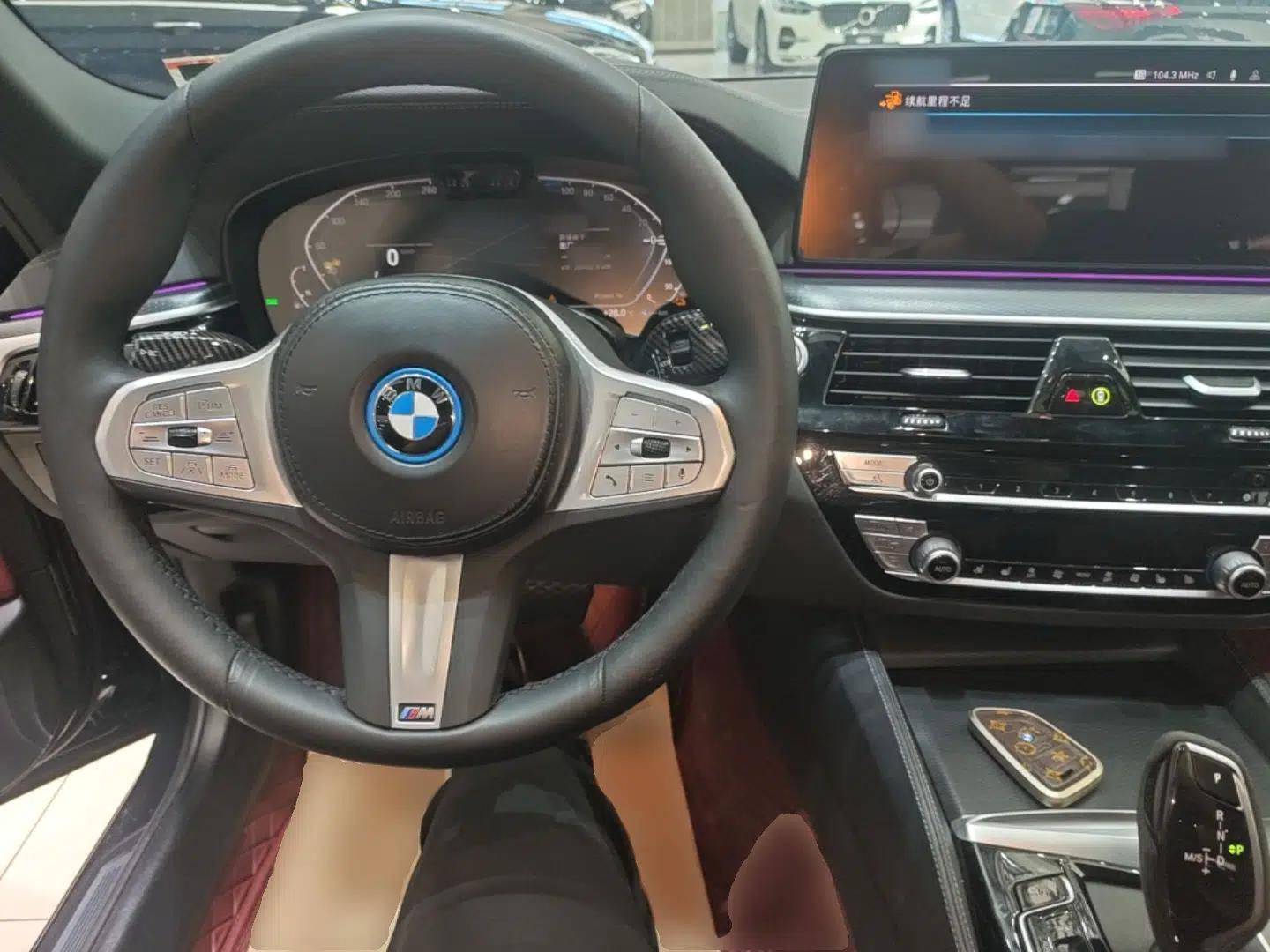 BMW 5 Series New Energy 2022 Restyled 535Le Pioneer Edition M Sport Package — миниатюра 12