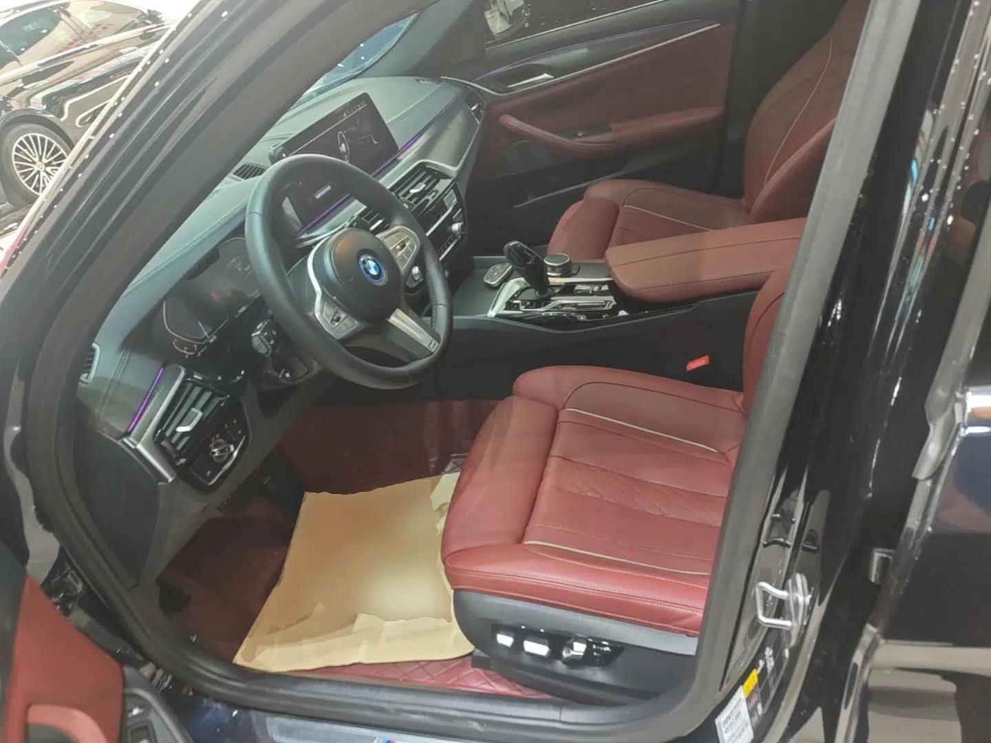 BMW 5 Series New Energy 2022 Restyled 535Le Pioneer Edition M Sport Package — миниатюра 17