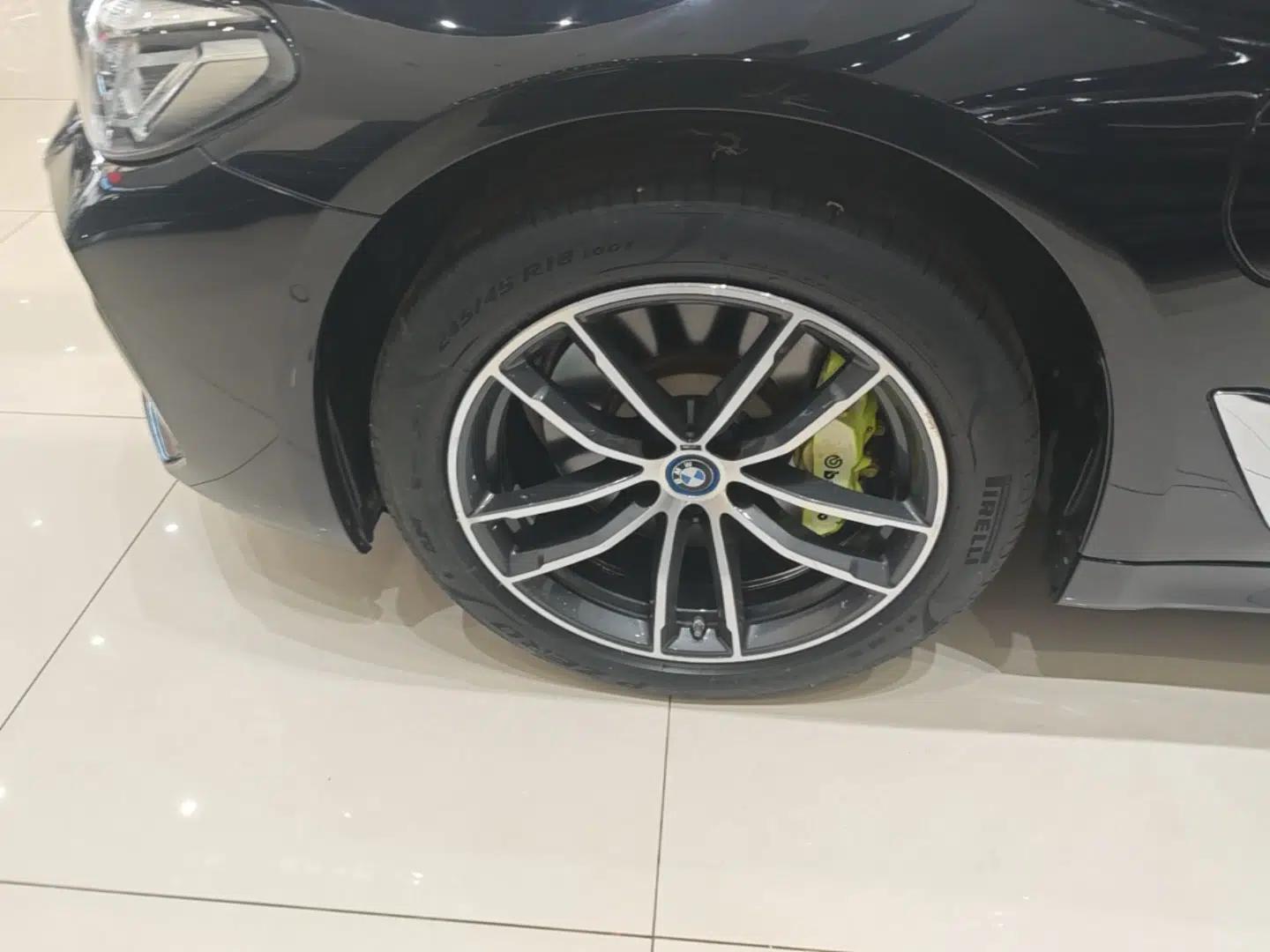 BMW 5 Series New Energy 2022 Restyled 535Le Pioneer Edition M Sport Package — миниатюра 10