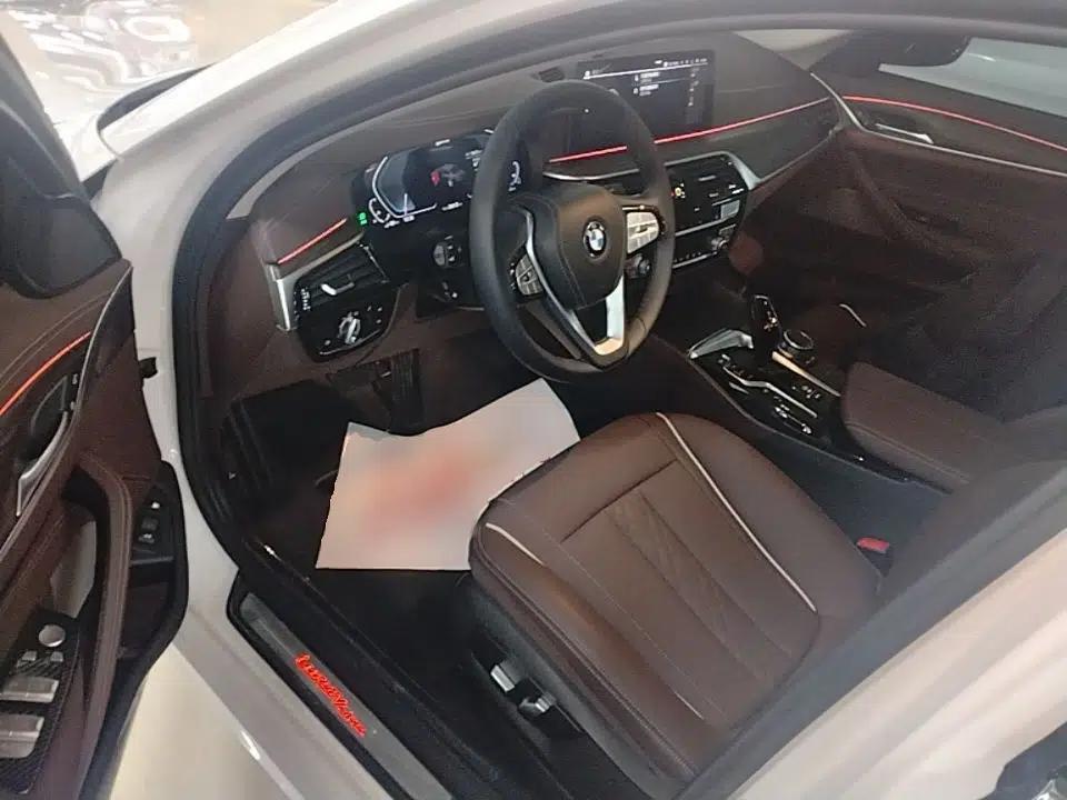 BMW 5 Series New Energy 2022 Updated Version 535Le Luxury Package — миниатюра 18