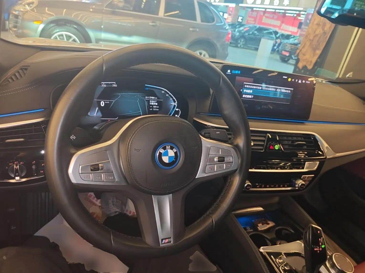 BMW 5 Series New Energy 2022 Second Facelift 535Le M Sport Package — миниатюра 12