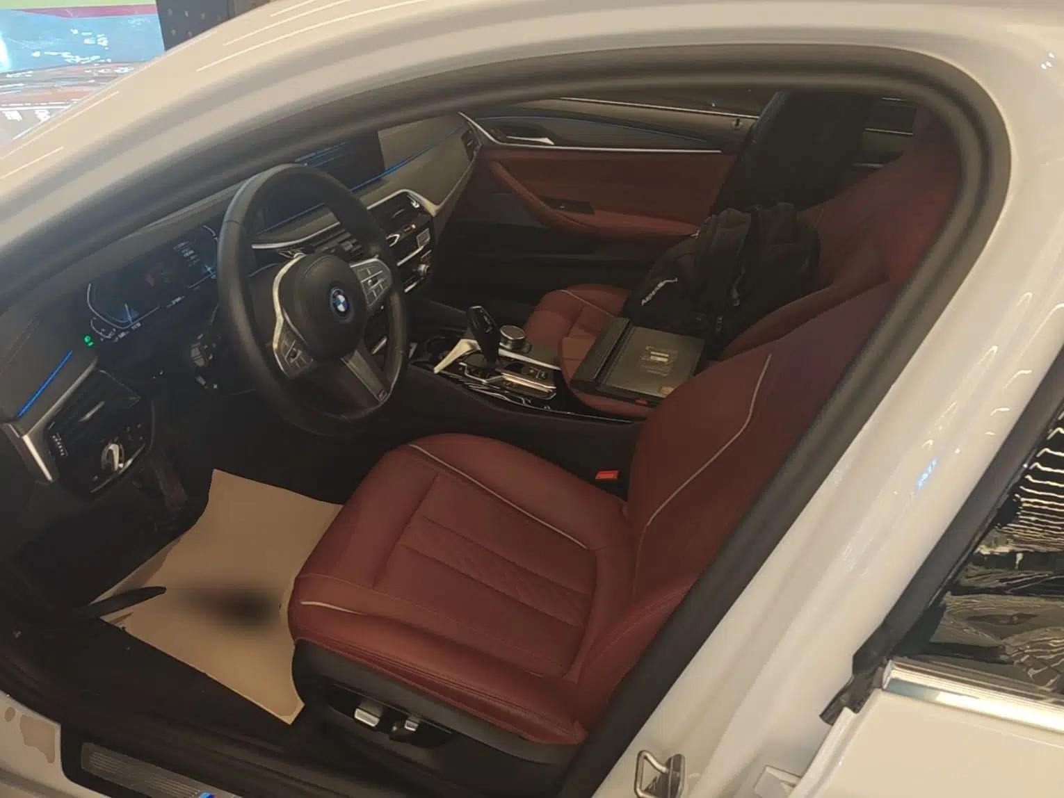 BMW 5 Series New Energy 2022 Second Facelift 535Le M Sport Package — миниатюра 17