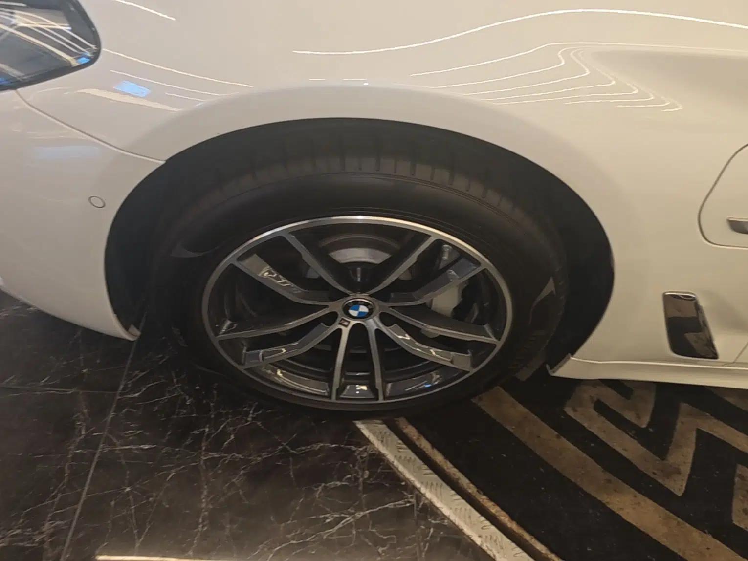 BMW 5 Series New Energy 2022 Second Facelift 535Le M Sport Package — миниатюра 10