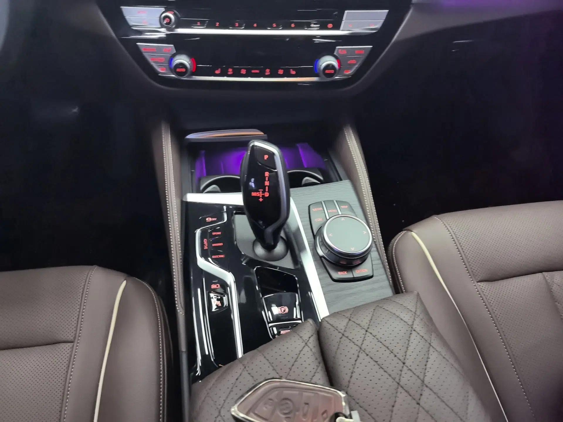 BMW 5 Series New Energy 2022 Restyled 535Le M Sport Package — миниатюра 14