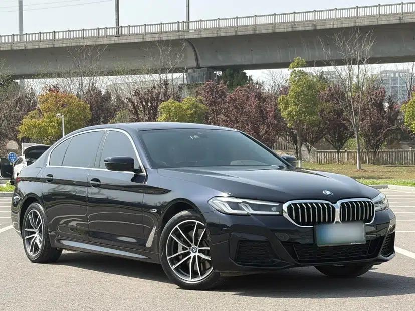 BMW 5 Series New Energy 2022 Restyled 535Le M Sport Package — миниатюра 6