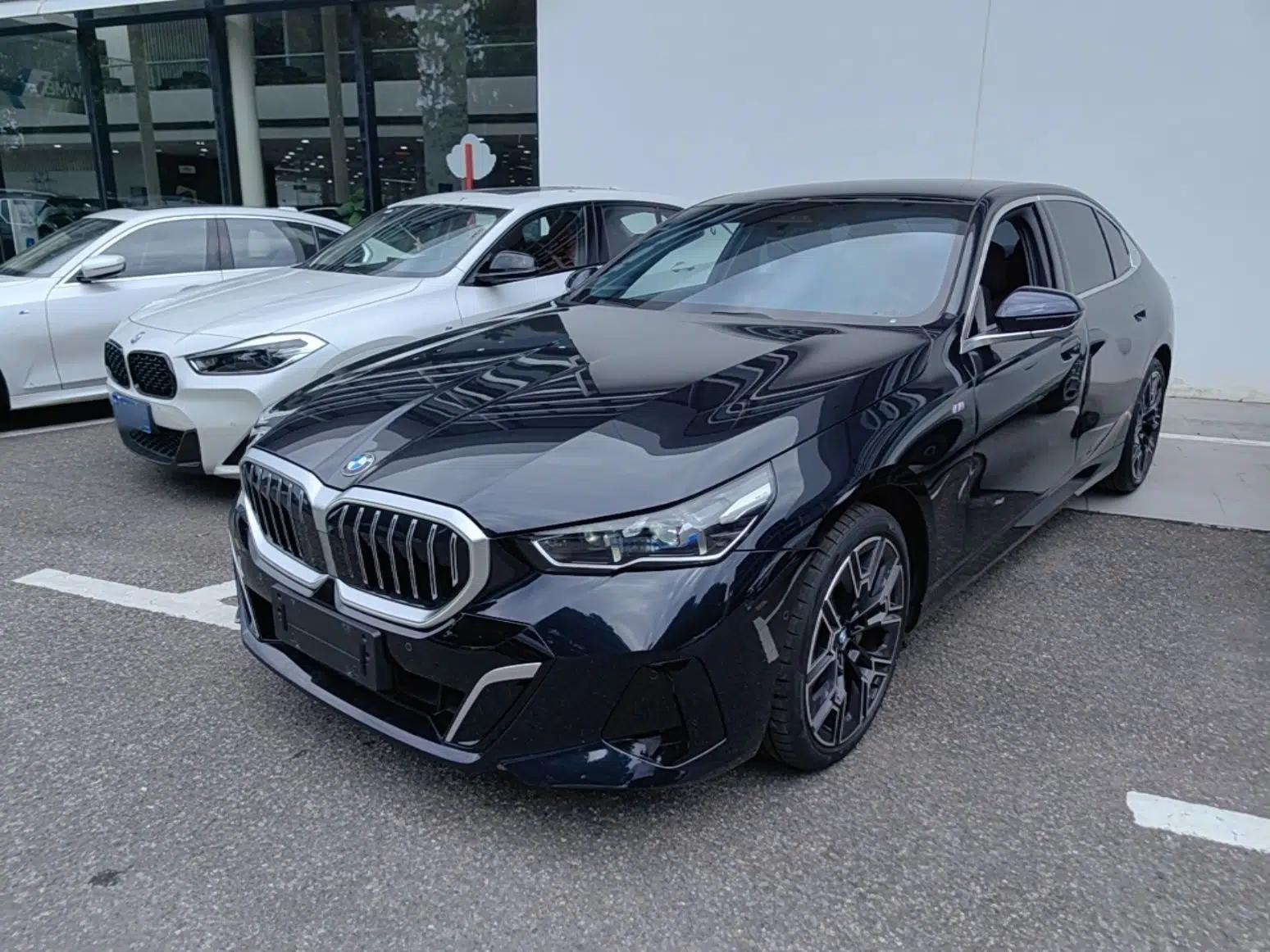 BMW 5 Series 2024 530Li Luxury Edition M Sport Package — миниатюра 1