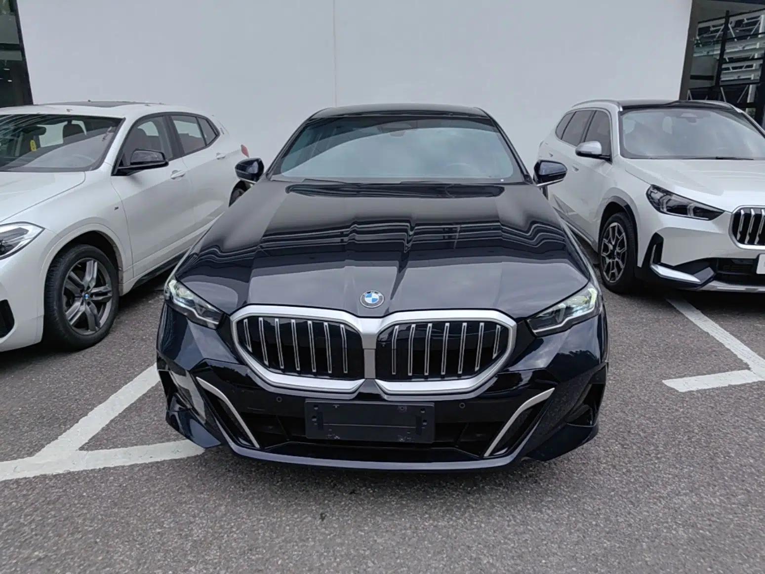 BMW 5 Series 2024 530Li Luxury Edition M Sport Package — миниатюра 2