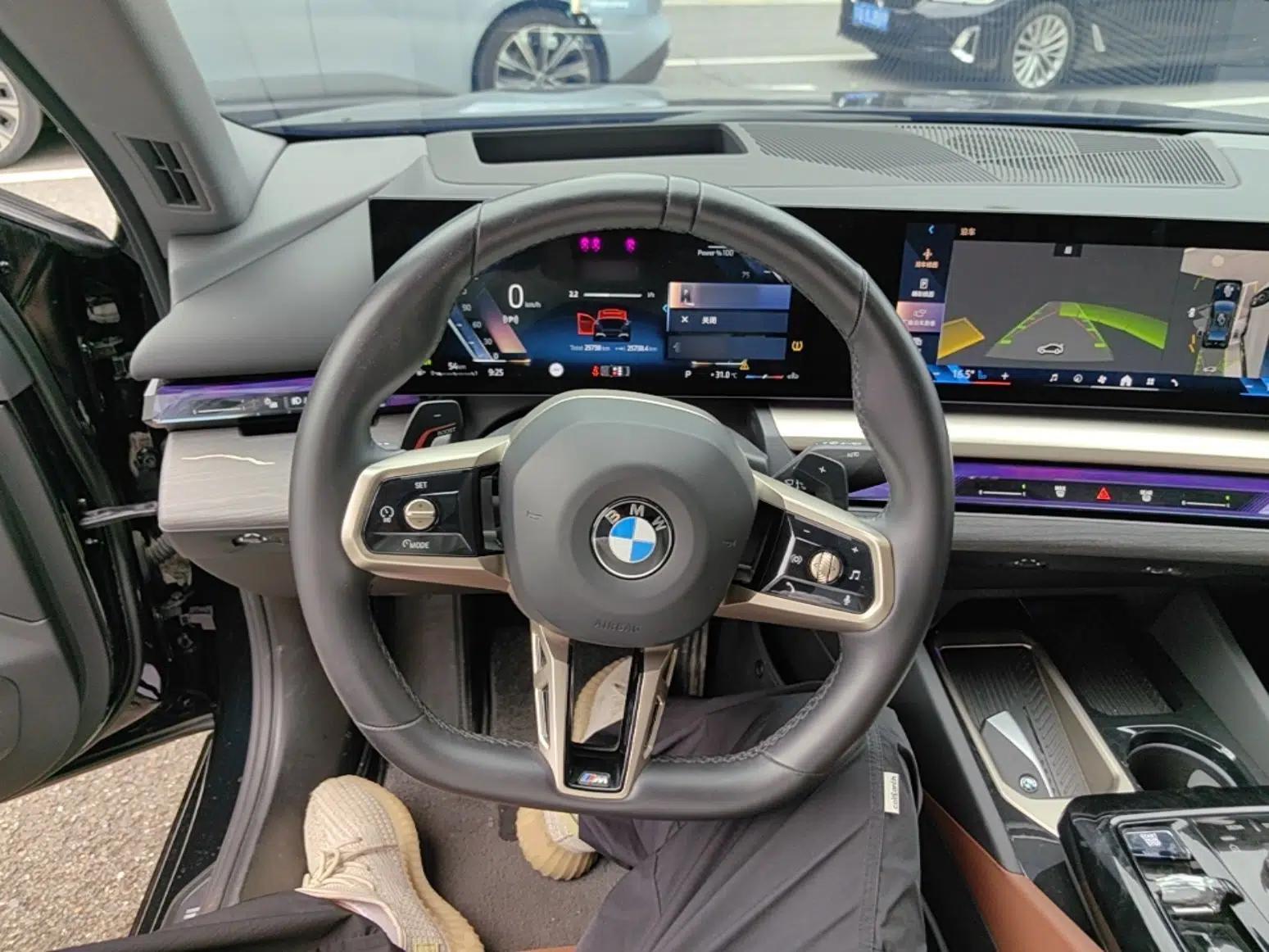 BMW 5 Series 2024 530Li Luxury Edition M Sport Package — миниатюра 13
