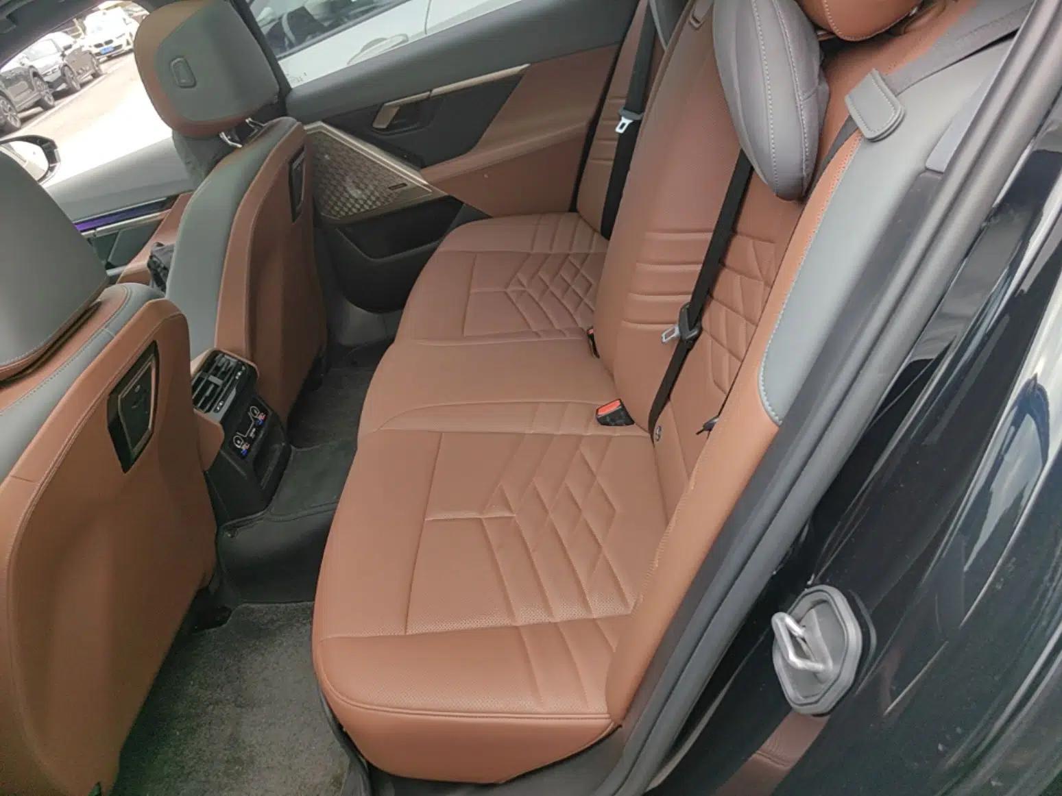BMW 5 Series 2024 530Li Luxury Edition M Sport Package — миниатюра 20