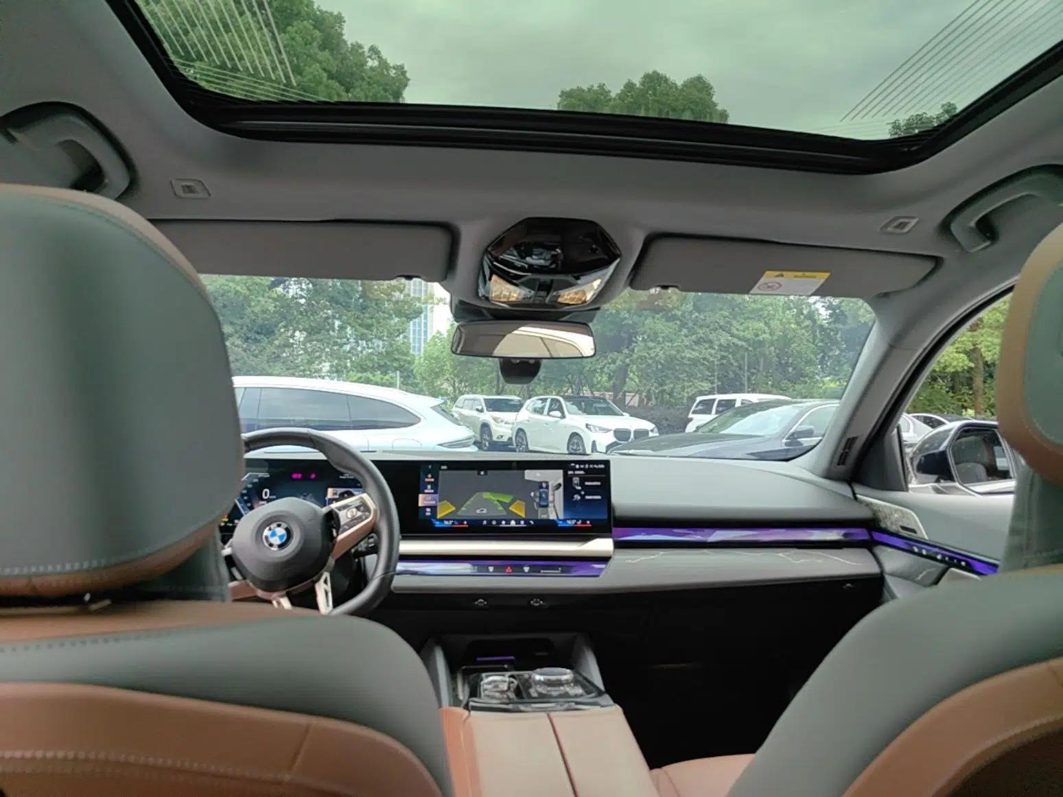 BMW 5 Series 2024 530Li Luxury Edition M Sport Package — миниатюра 21