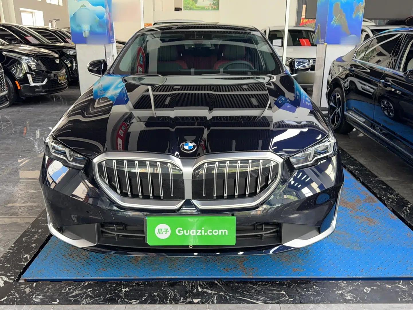 BMW 5 Series 2024 530Li Luxury Package Premium Edition — миниатюра 3